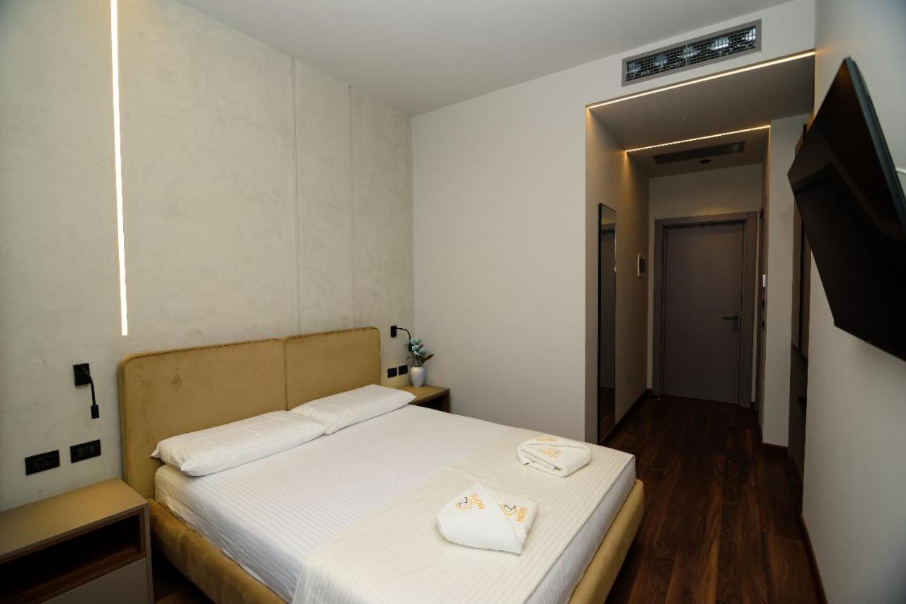 Hotel Zeneli Vlorë Esterno foto