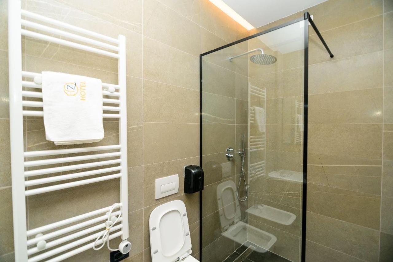 Hotel Zeneli Vlorë Esterno foto