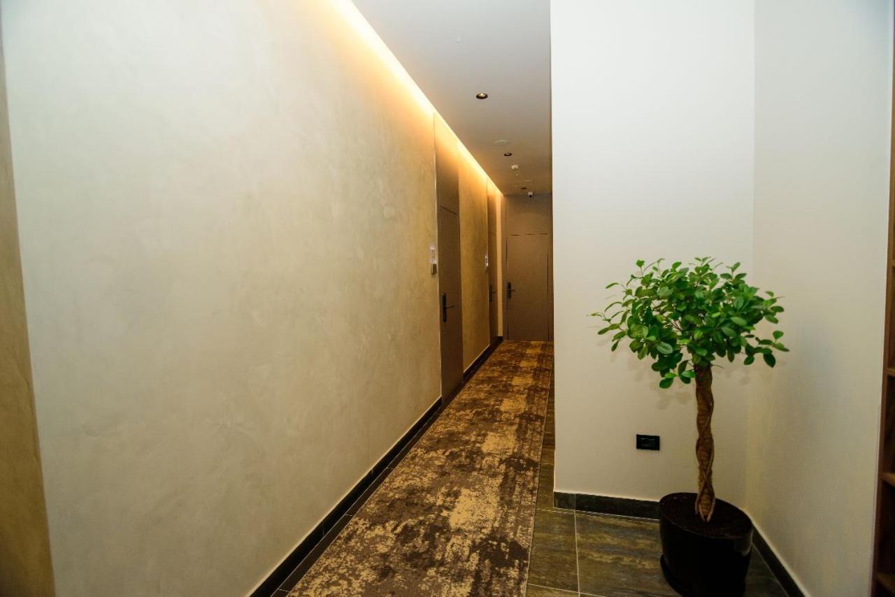 Hotel Zeneli Vlorë Esterno foto